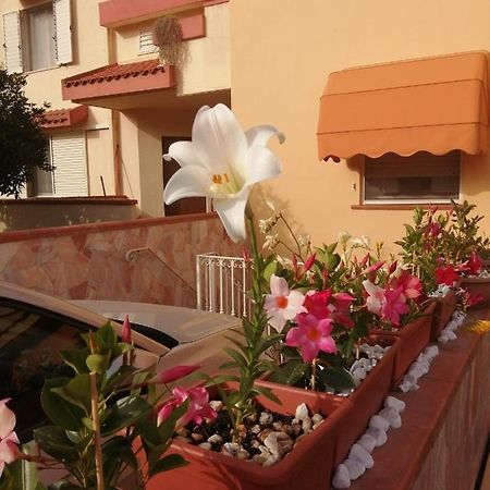 Domomea Hotel Quartu SantʼElena Екстериор снимка
