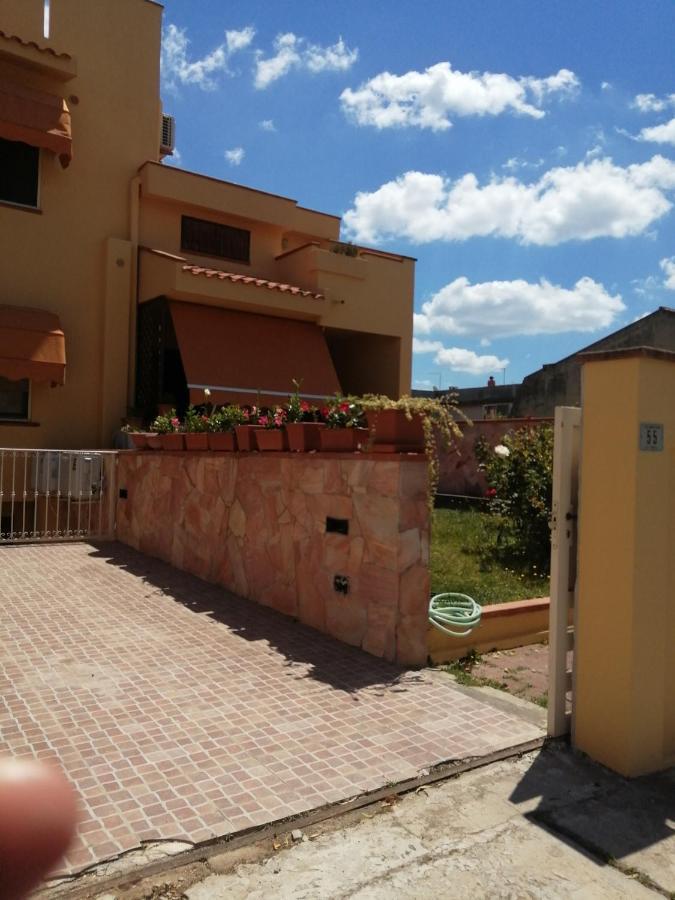 Domomea Hotel Quartu SantʼElena Екстериор снимка