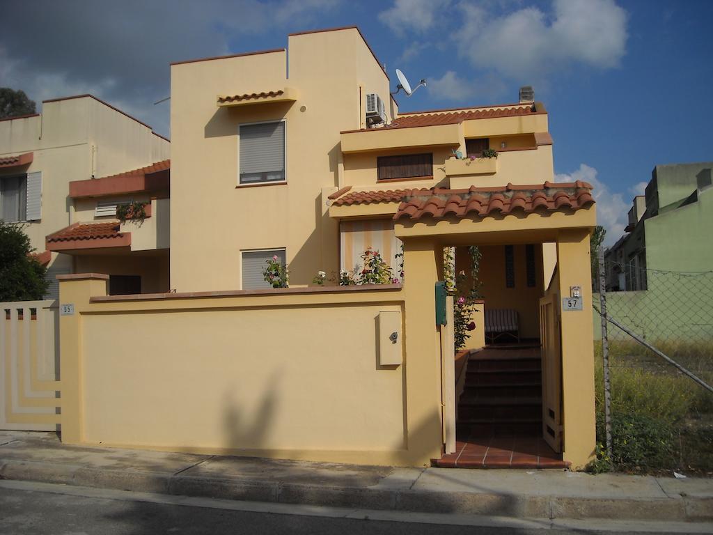 Domomea Hotel Quartu SantʼElena Екстериор снимка