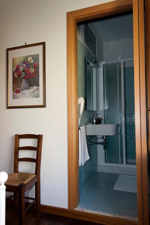 Domomea Hotel Quartu SantʼElena Стая снимка